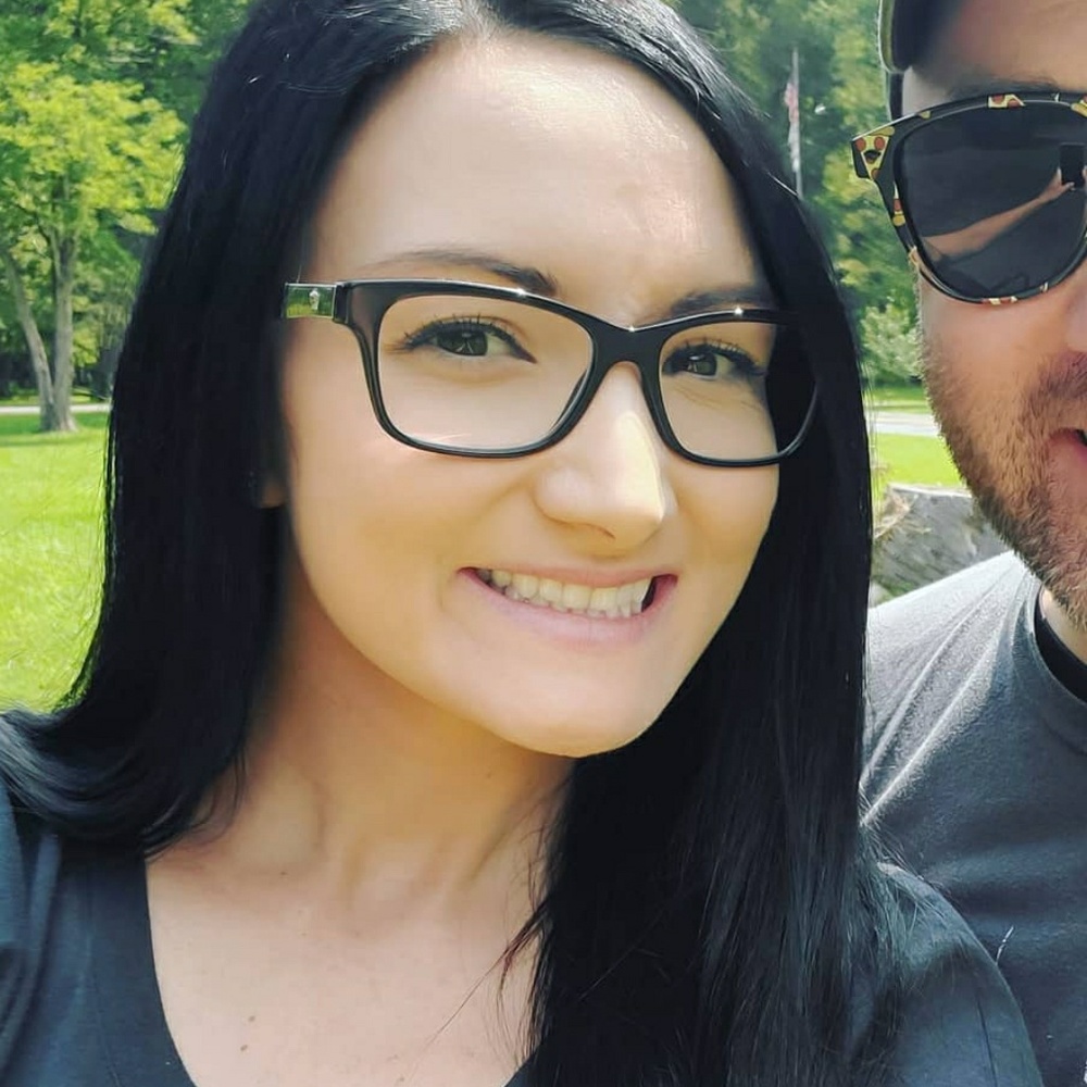 Meet your Posher, Deniz